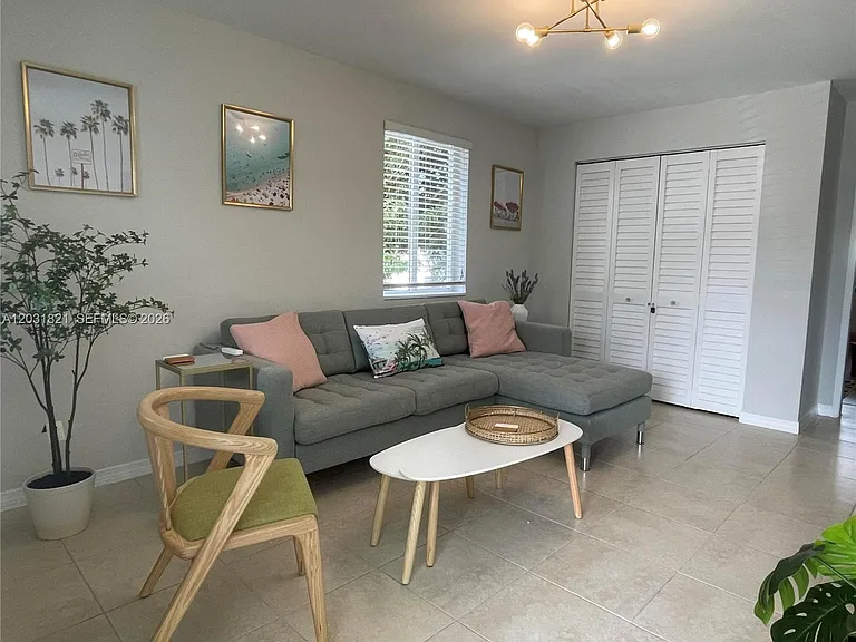3049 SW 24th St — Photo 3