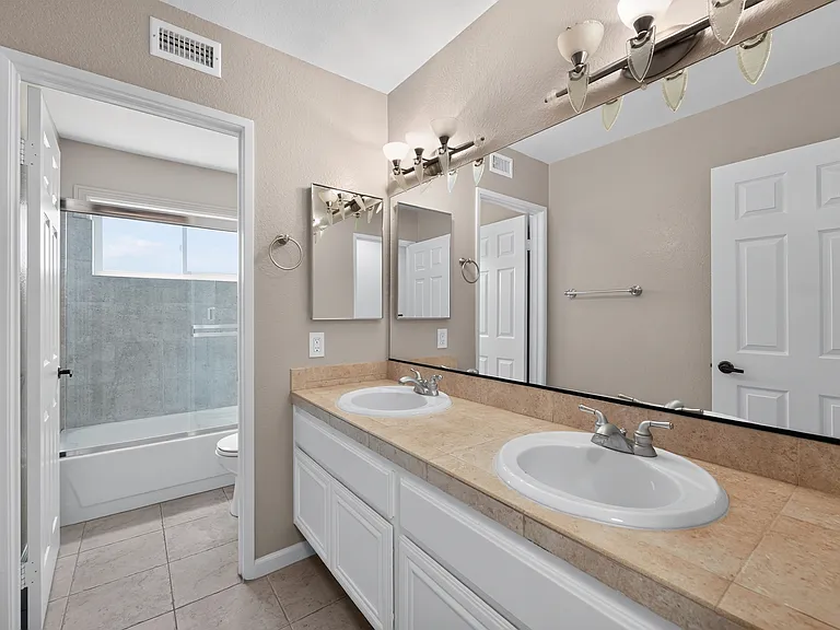 12137 Putting Green Row — Photo 30