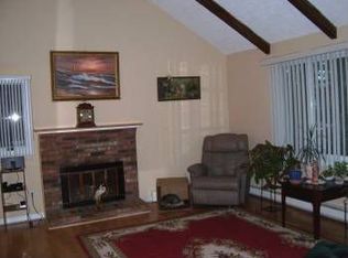 4 Rustic Dr, Mansfield, MA 02048