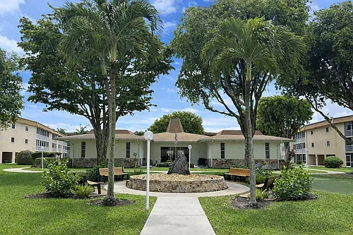 700 Village Green Ct Photo 1