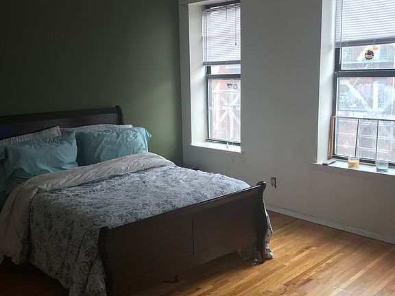 5th image of 571 Academy St