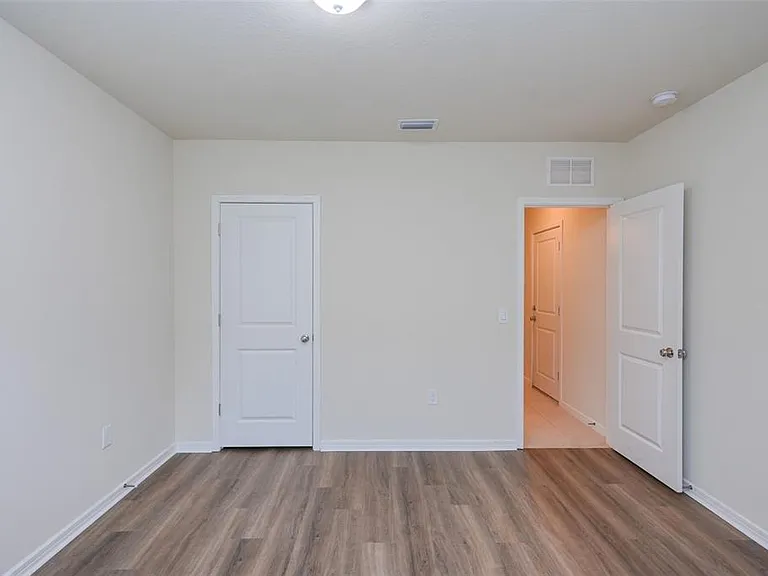 1954 Enchanting Ct — Photo 11