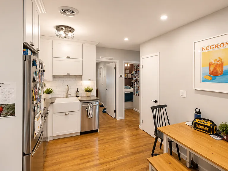 1652 Cornelia St #1 — Photo 5