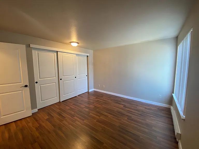 North Green Lake Apartments — Photo 14
