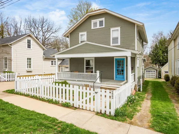 222 S Mulberry St, Granville, OH 43023