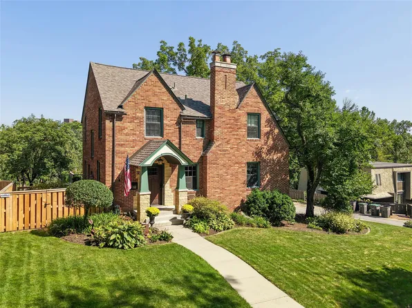 3231 Terrace Dr, Des Moines, IA 50312