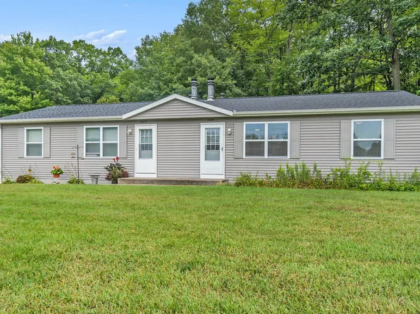 16251 Taft Rd, Spring Lake, MI 49456