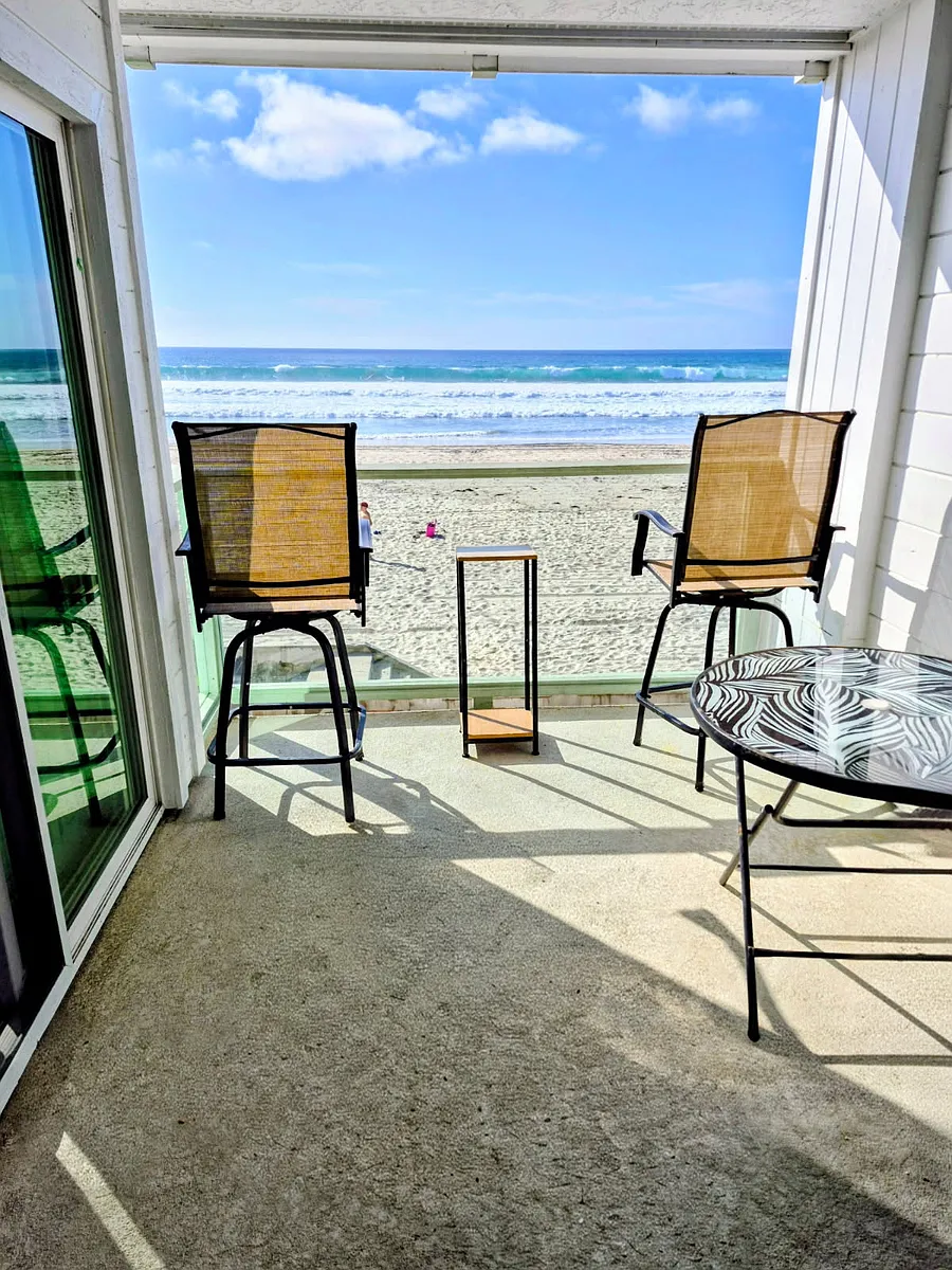 Building Photo - 3755 Ocean Front Walk #10
