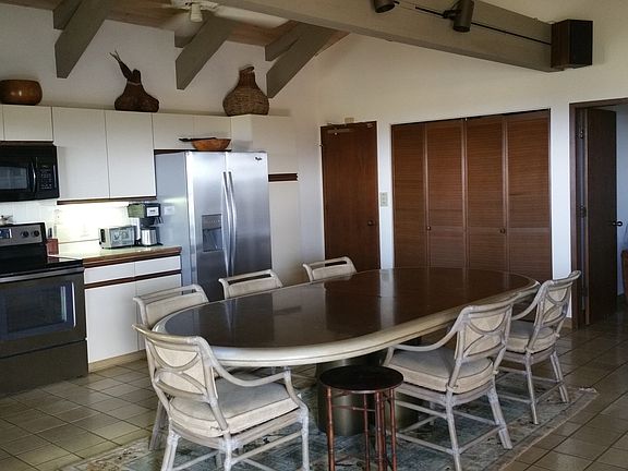 Open Kitchen & Dinning Area