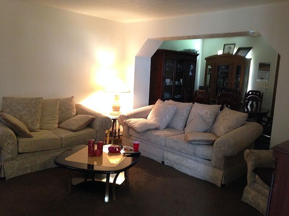 2nd image of 10804 Tacoma Ave