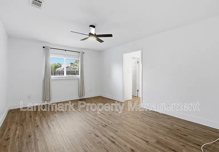 4349 Altamesa Blvd — Photo 10
