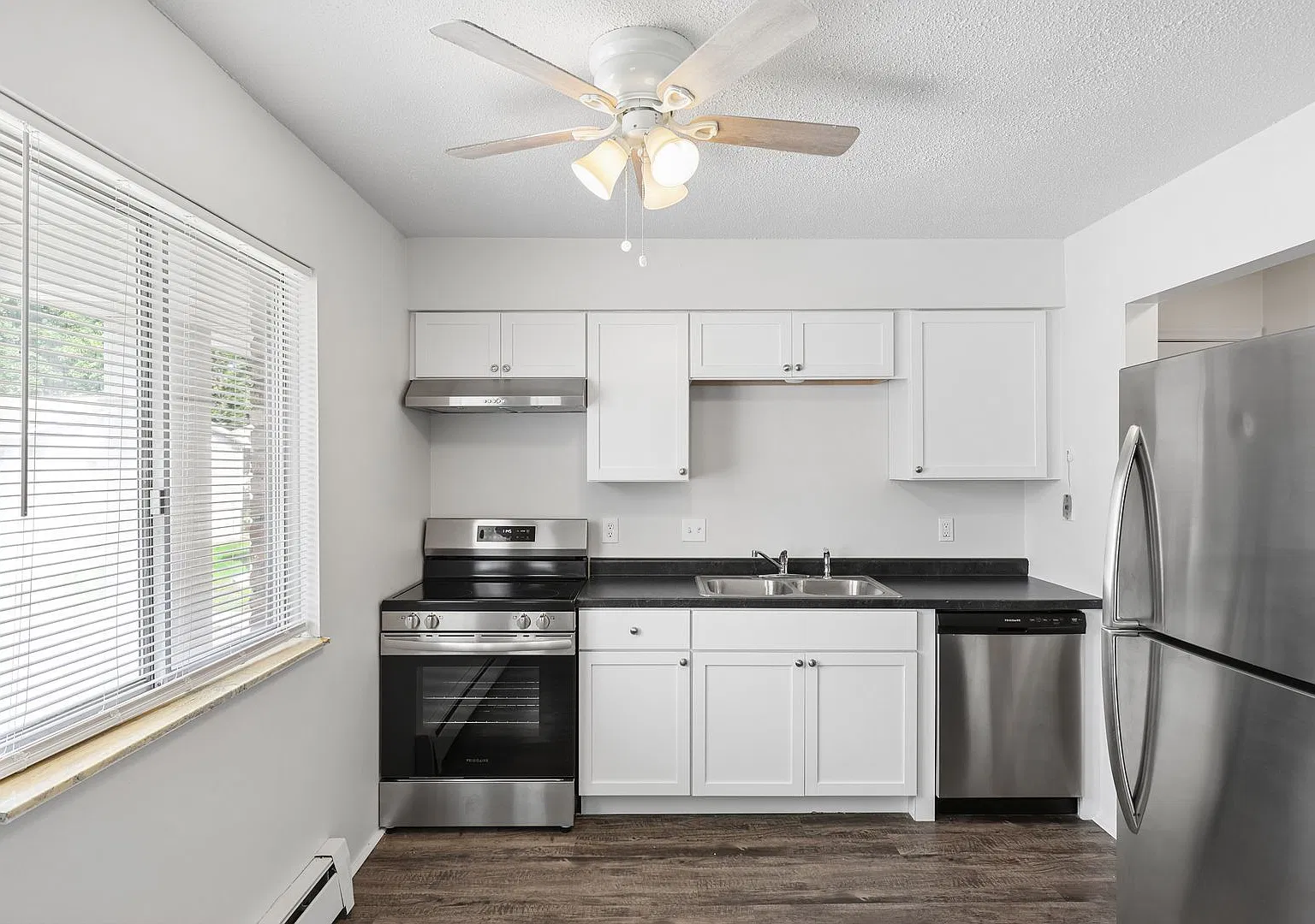 Oak Park Manor Apartments (Oak Park Manor LLC) — Photo 4