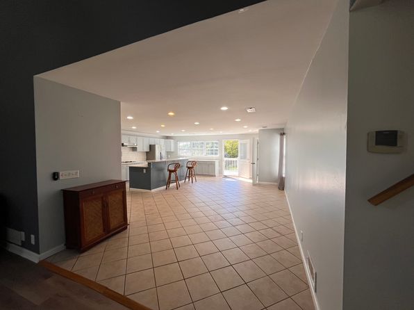 103 Farmington Dr