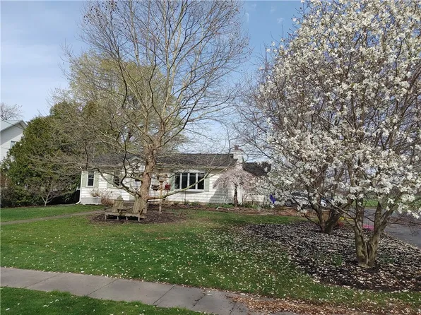 (undisclosed Address), Hamlin, NY 14464