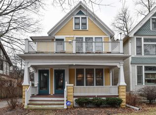 2221 E Ivanhoe Pl #2221, Milwaukee, WI 53202