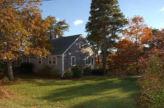 114 Jericho Lane, fall view