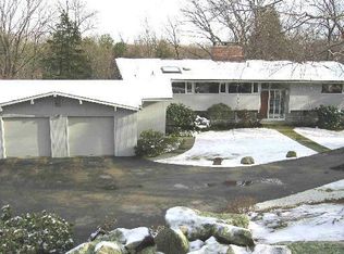 1 Horseshoe Rd, Cos Cob, CT 06807