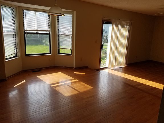 2nd image of 905 Briaro St
