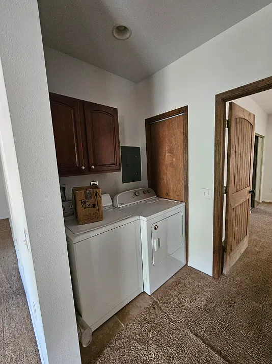 420 E Park Ave — Photo 3