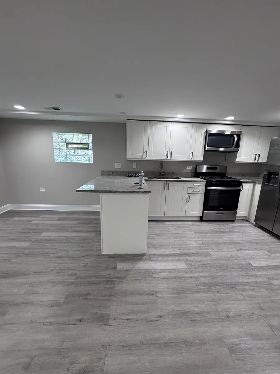 Building Photo - 5001 W Altgeld St #BASEMENT