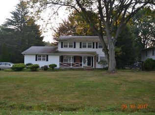 586 Woodland Dr, Tallmadge, OH