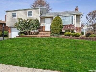 93 S Lincoln Road, Plainview, NY, 11803