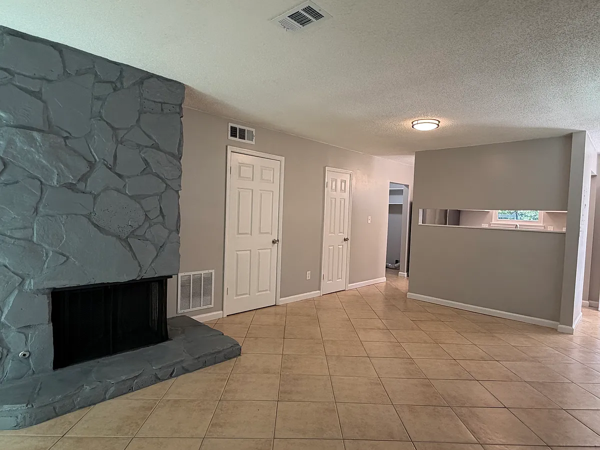 Building Photo - 1270 Creekside Ct SE