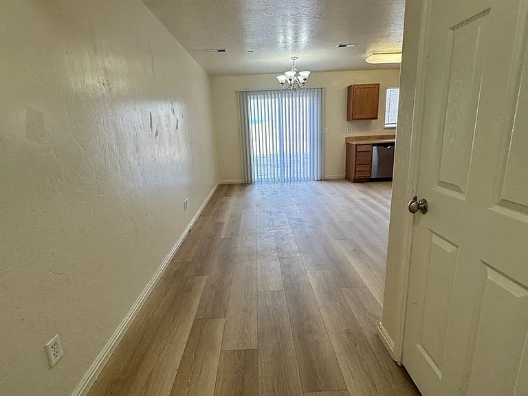 1385 S 675 E — Photo 3