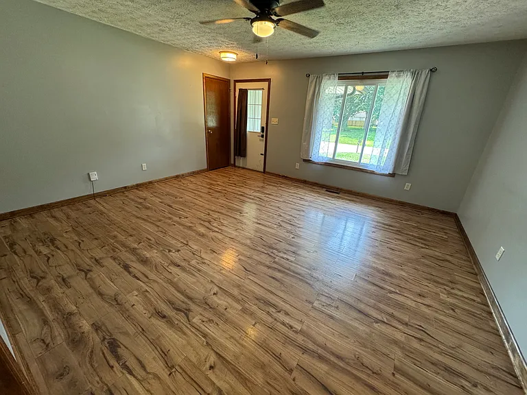 941 Stonegate Rd — Photo 11