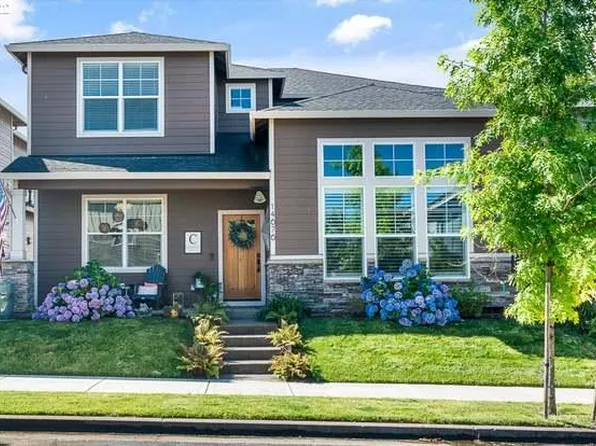 14676 Blue Blossom Way, Oregon City, OR 97045
