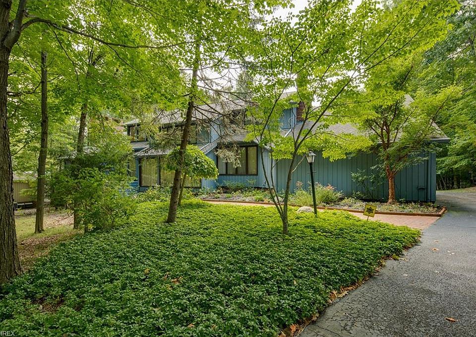 1st image of 23 Hunting Hollow Dr