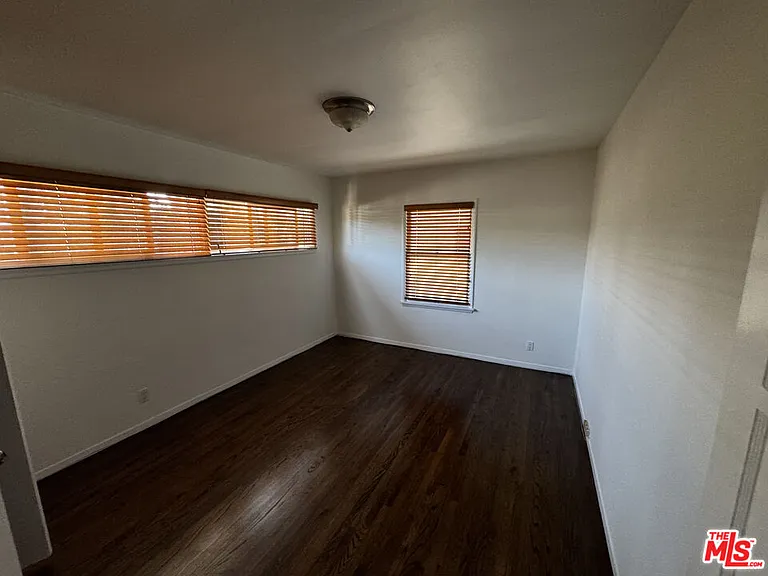 2115 Ocean Park Blvd #4 — Photo 9