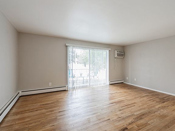 4th image of 1531 Pine Valley Blvd #122R