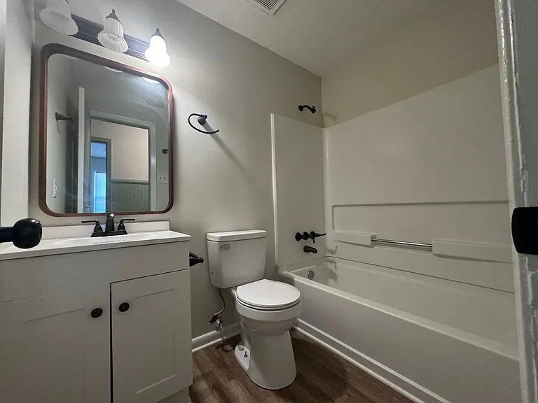 652 Monagan St — Photo 27