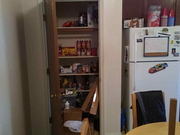 3rd image of 305 Nottoway Dr