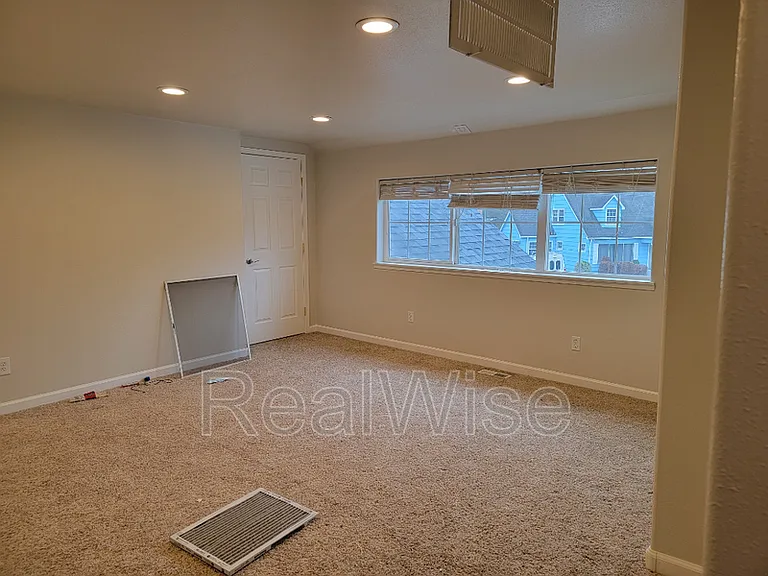 344 W Selmar Ct — Photo 16