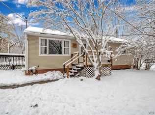 2585 Meadow Ln, Eden, NY 14057