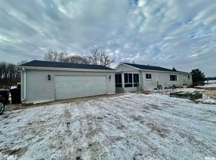 9514 S Mapleton Rd, Mapleton, IL 61547