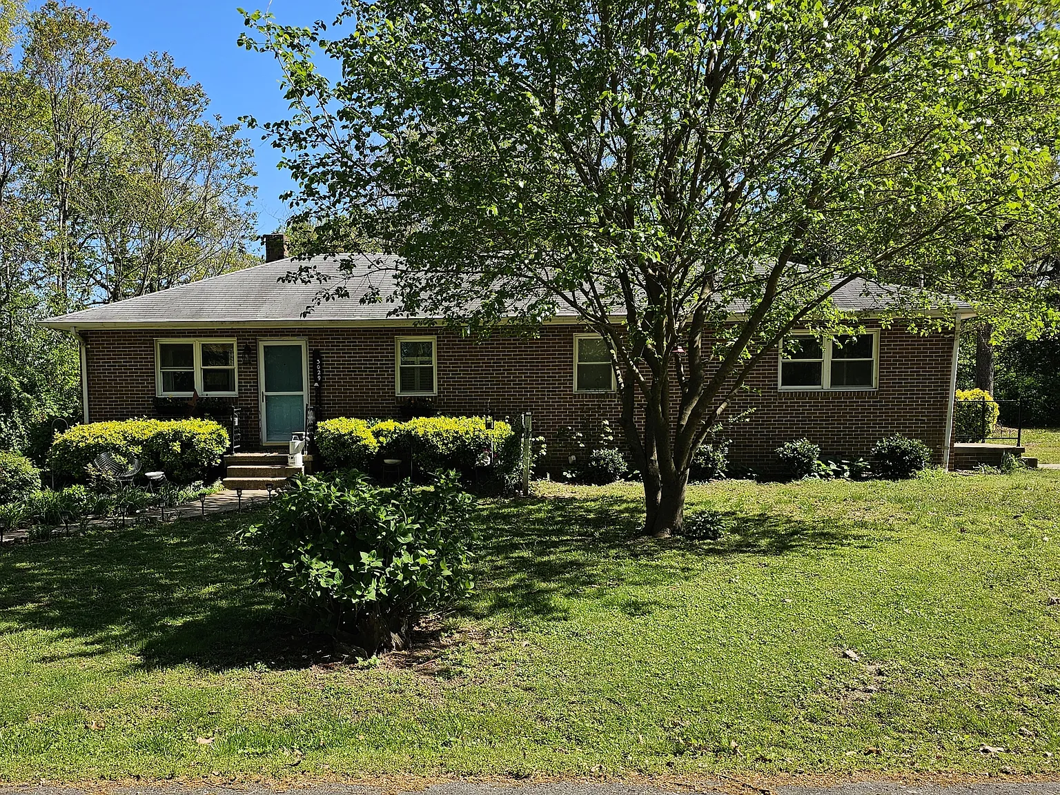 2 bed, 700 sqft, $1,200 — Photo 1