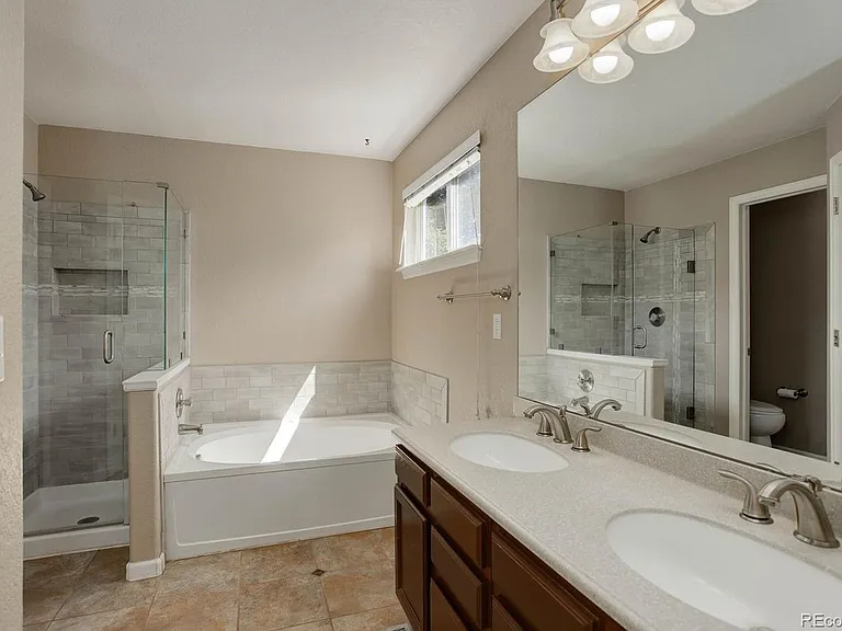 1328 Amherst St — Photo 10