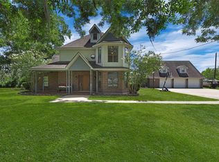 229 Cornelia Ln, Angleton, TX 77515