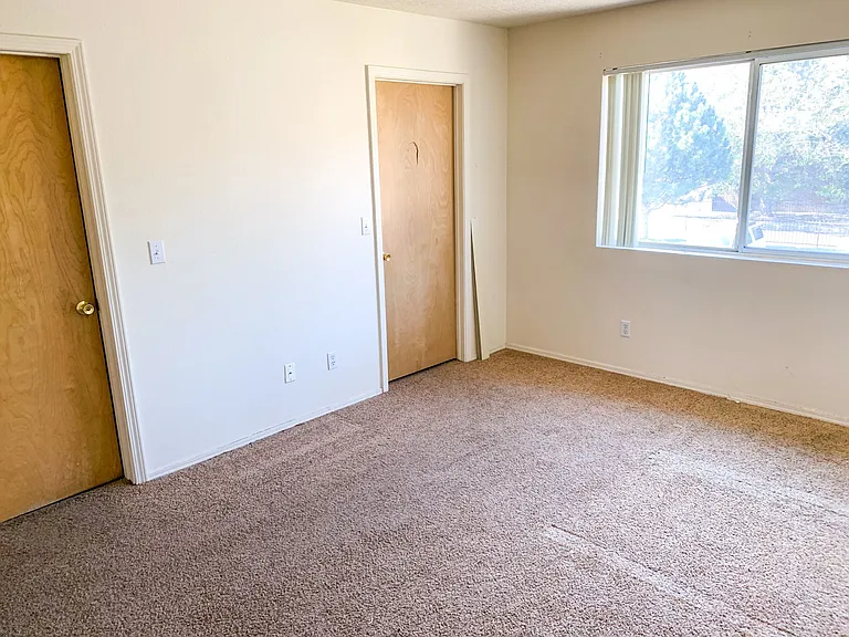 924 Valencia Dr SE — Photo 14