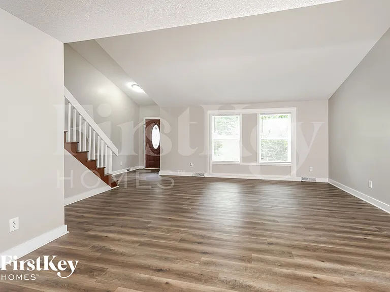 8832 Belhaven Ct — Photo 3
