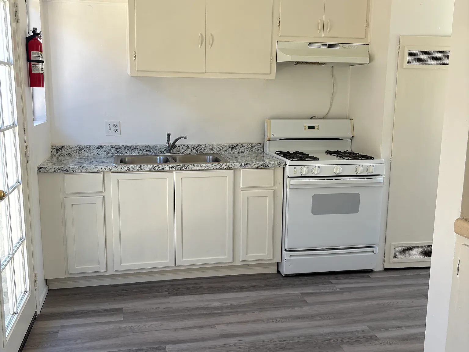 2 bed, 800 sqft, $1,550 — Photo 2