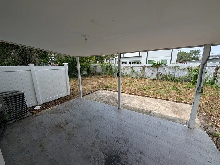 4223 W Laurel St #FRONT HOUSE — Photo 17
