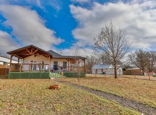 1905 Rice Ave, Gainesville, TX 76240