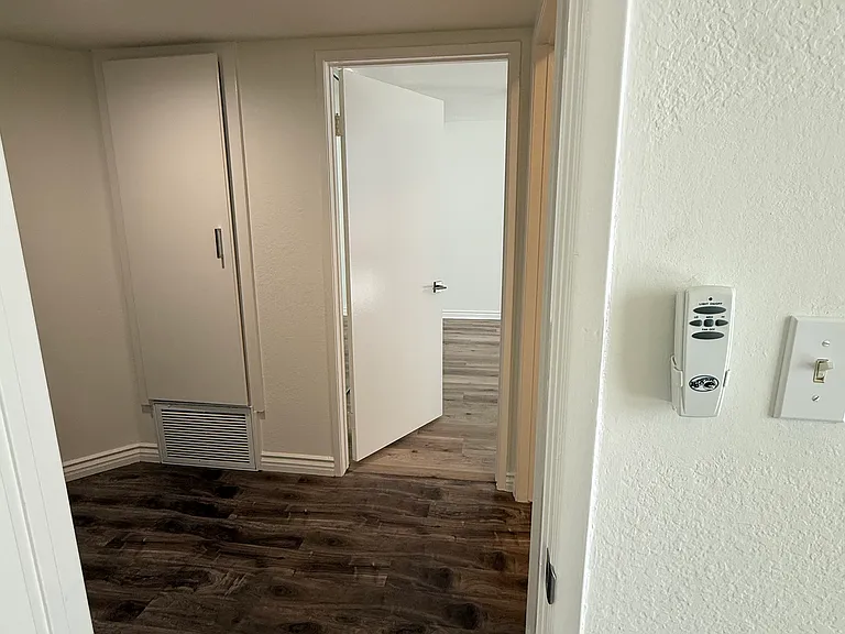 1751 S Bentley Ave #7 — Photo 22