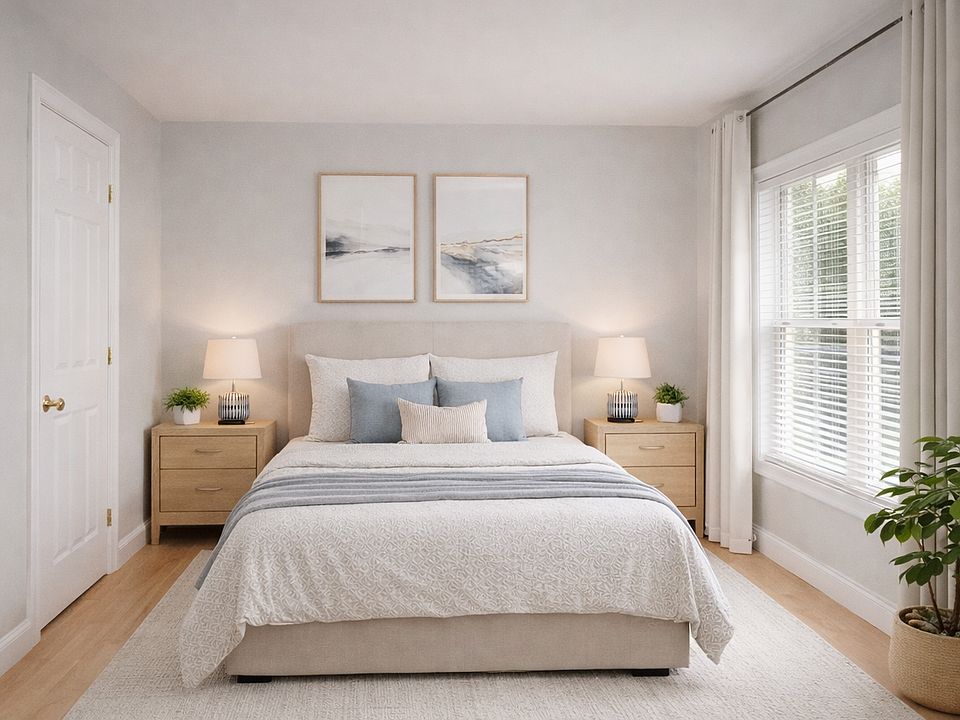 primary with en suite bathroom