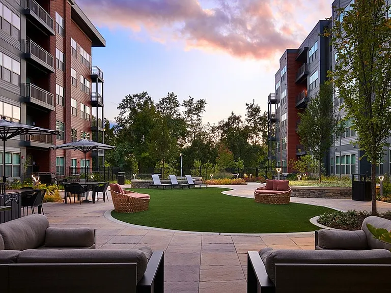 Courtyard with seating