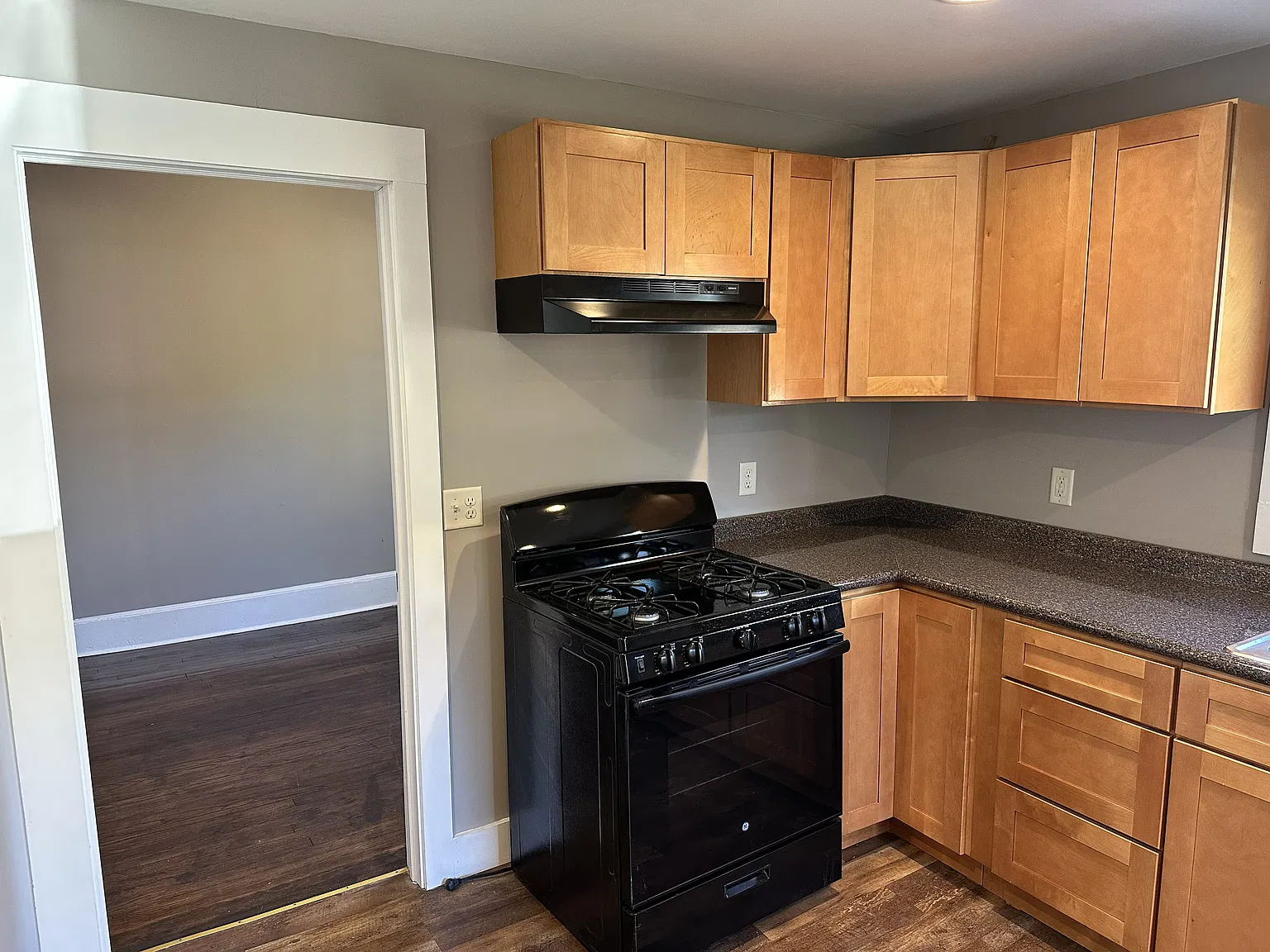 2 bed, 1395 sqft, $1,600 — Photo 2